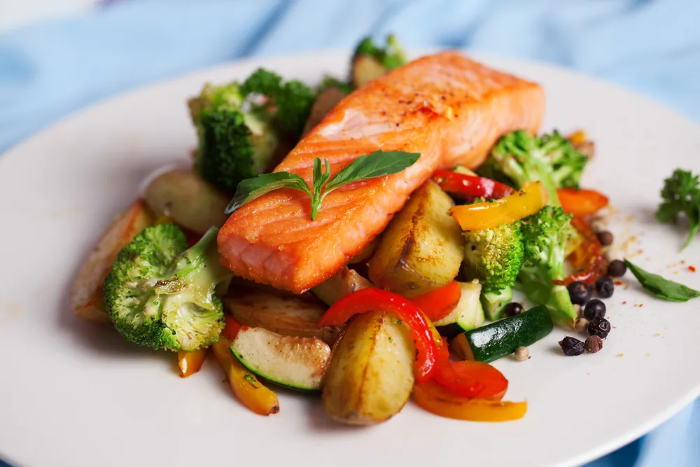11 Benefícios Comprovados para a Saúde de Comer Peixe